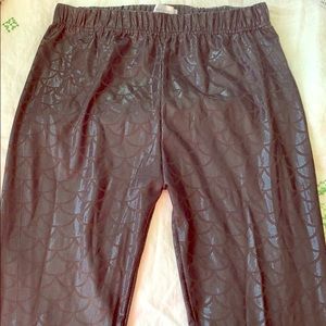 LAST CHANCE Online legging store Black mermaid scales legging